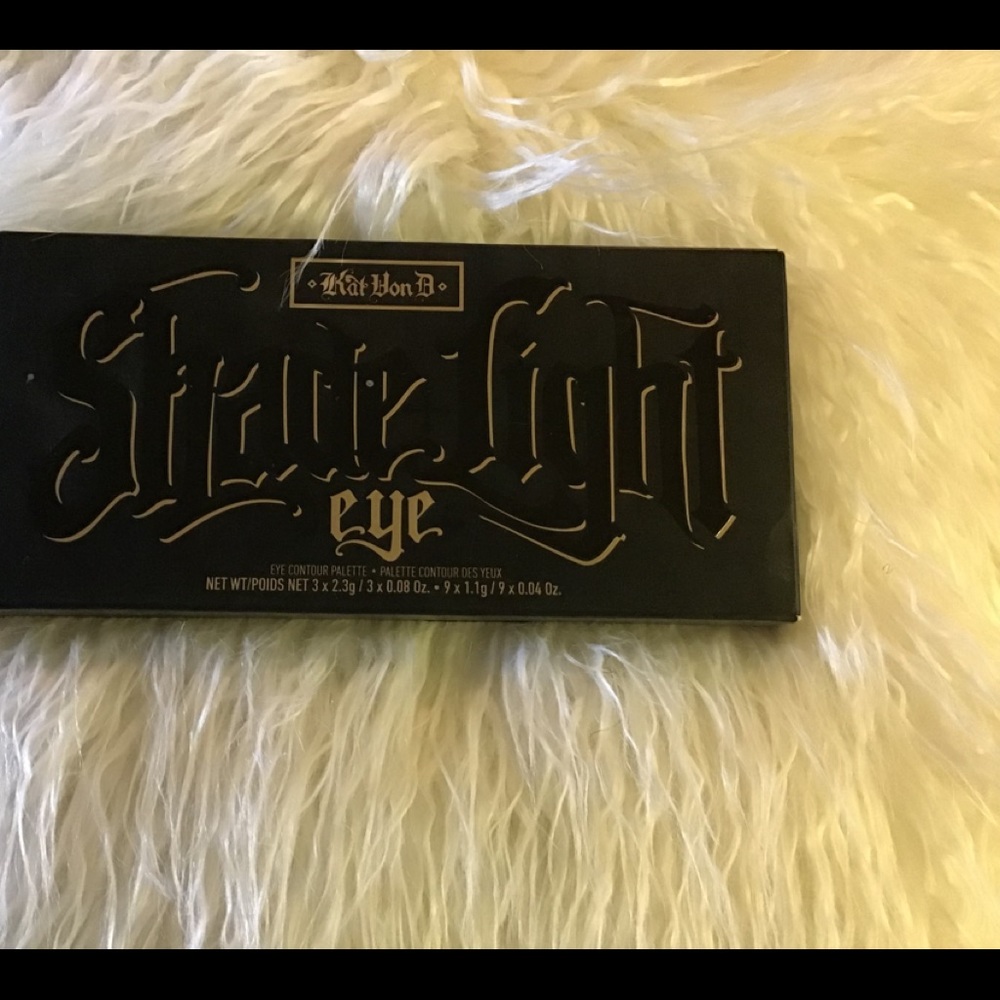 KAT VON D (EYE)